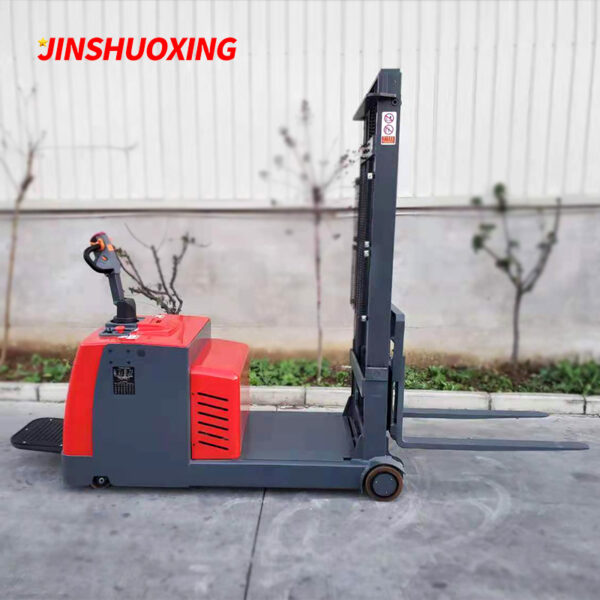 KLA20 electric counterbalanced stacker - Image 9